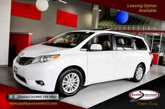Used 2014 Toyota Sienna XLE image 1