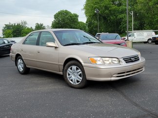Used 2000 Toyota Camry CE image 1
