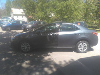 Used 2017 Toyota Corolla LE image 1