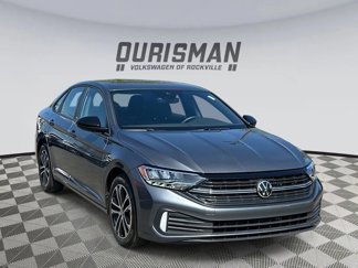 Used 2024 Volkswagen Jetta Sport image 1