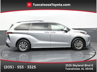 Used 2021 Toyota Sienna LE image 1