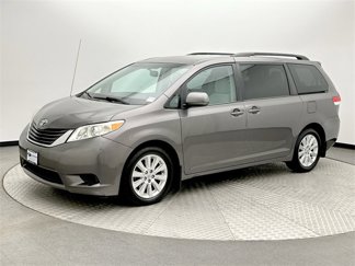 Used 2011 Toyota Sienna LE image 1