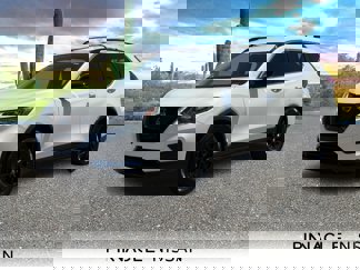 Used 2018 Nissan Rogue SV image 1