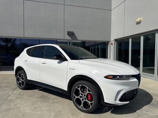 New 2025 Alfa Romeo Tonale w/ Premium Package image 1