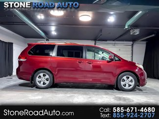 Used 2012 Toyota Sienna LE image 1