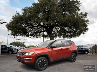 Used 2019 Jeep Compass Trailhawk image 1