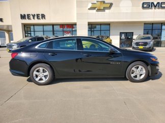 Used 2022 Chevrolet Malibu LS image 1