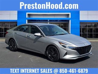 Used 2022 Hyundai Elantra SEL image 1