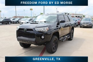 Used 2017 Toyota 4Runner TRD Off-Road image 1