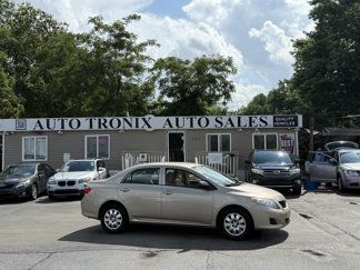 Used 2010 Toyota Corolla LE image 1