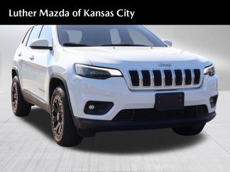 Used 2019 Jeep Cherokee Latitude w/ Cold Weather Group image 1