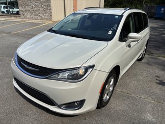 Used 2017 Chrysler Pacifica Touring-L Plus image 1