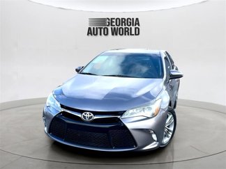Used 2015 Toyota Camry SE image 1