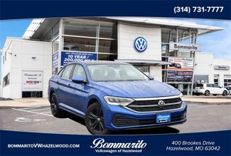 Certified 2024 Volkswagen Jetta SE w/ Panoramic Sunroof Package image 1