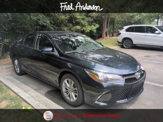 Used 2016 Toyota Camry SE image 1