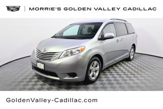 Used 2017 Toyota Sienna LE image 1