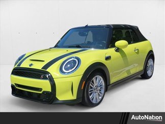 Used 2022 MINI Cooper S w/ Driver Assistance Package image 1