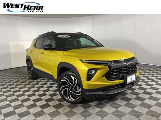 Used 2024 Chevrolet TrailBlazer RS w/ Driver Confidence Package image 1