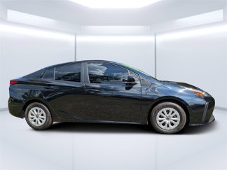 Used 2021 Toyota Prius LE image 1
