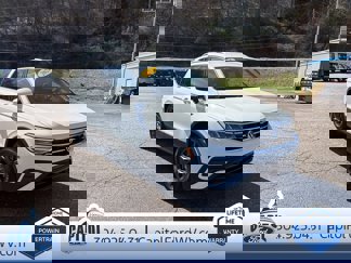 Used 2024 Volkswagen Tiguan SE image 1