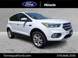 Used 2017 Ford Escape SE image 1