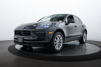 Certified 2025 Porsche Macan image 1