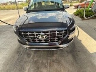 Used 2023 Hyundai Venue Limited w/ Cargo Package image 1