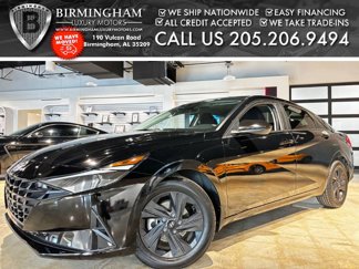 Used 2022 Hyundai Elantra SEL image 1