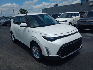 New 2025 Kia Soul LX image 1
