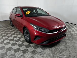 Used 2023 Kia Forte LXS image 1