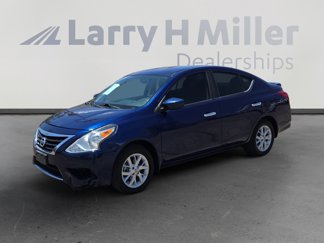 Used 2018 Nissan Versa SV image 1