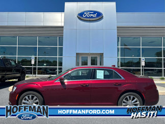 Used 2021 Chrysler 300 Touring L image 1
