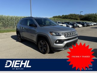 Used 2022 Jeep Compass Latitude image 1