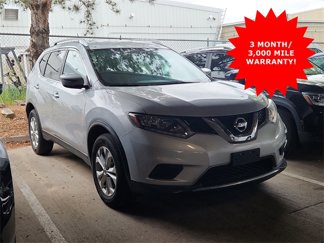 Used 2016 Nissan Rogue SV image 1