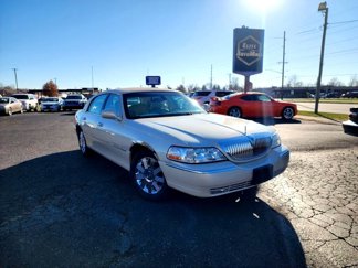 Used 2003 Lincoln Town Car Cartier image 1
