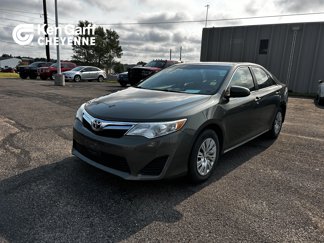 Used 2014 Toyota Camry LE image 1