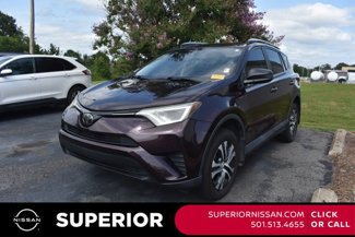 Used 2018 Toyota RAV4 LE image 1