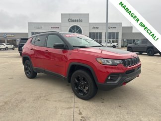 Used 2024 Jeep Compass Trailhawk image 1