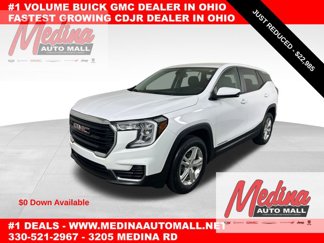 Used 2022 GMC Terrain SLE image 1