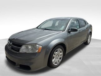 Used 2013 Dodge Avenger SE image 1