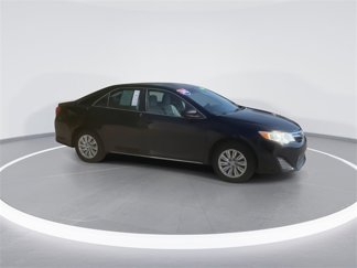Used 2013 Toyota Camry LE image 1