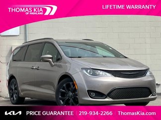 Used 2018 Chrysler Pacifica Touring Plus w/ S Appearance Package image 1