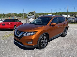 Used 2017 Nissan Rogue SL w/ SL Premium Package image 1