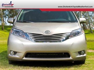 Used 2015 Toyota Sienna LE image 1