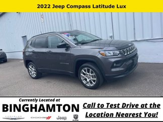 Used 2022 Jeep Compass Latitude image 1