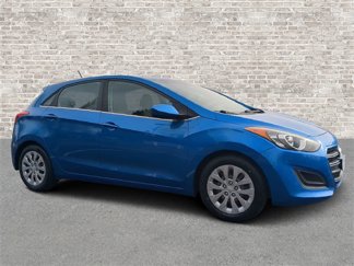 Used 2017 Hyundai Elantra GT image 1