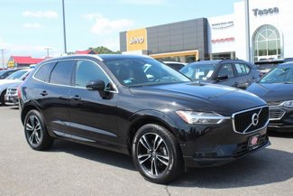 Used 2019 Volvo XC60 T5 Momentum w/ Multimedia Package image 1