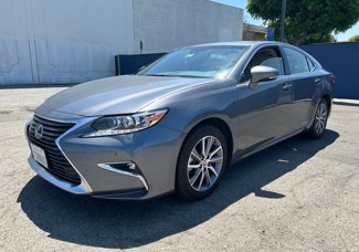 Used 2016 Lexus ES 300h image 1