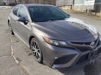 Used 2022 Toyota Camry SE image 1
