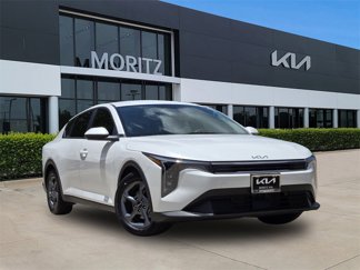 New 2025 Kia K4 LXS image 1